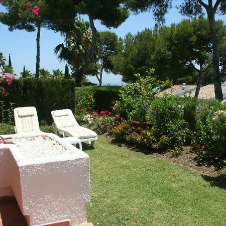 Miraflores Spacious Garden House Mijas Near Ir33 * Sitio de Calahonda